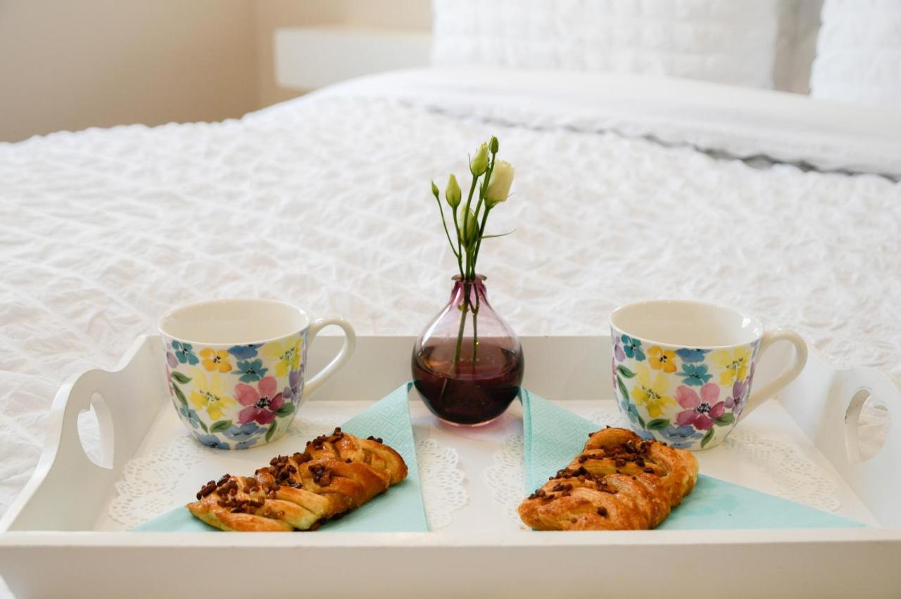 Rowan Tree Apartment - A Modern, Quiet Hideaway With Sweeping Views Across 오반 외부 사진